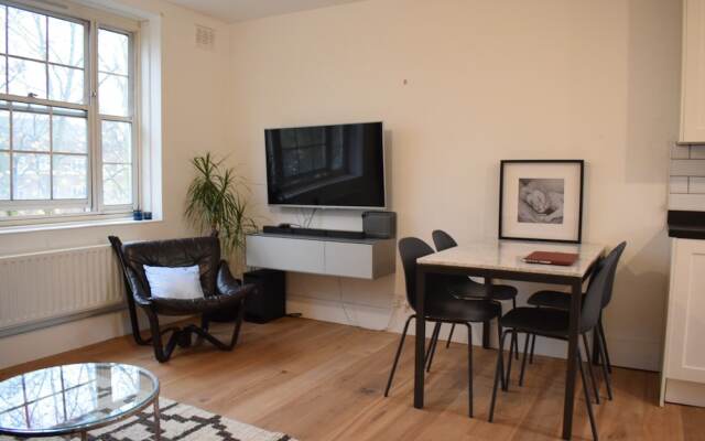 2 Bedroom Apartment in Clapham Sleeps 4