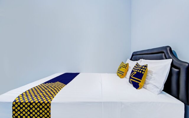 SPOT ON 92179 Latinos House