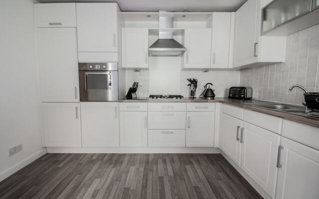 Orange Apartments 46 Shaw Road