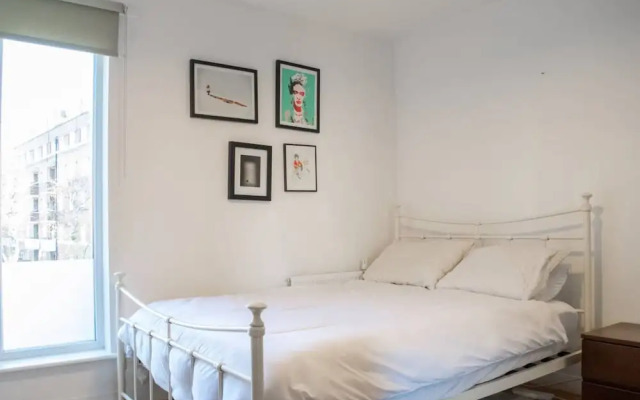Spacious and Modern 2 Bedroom Flat in East London