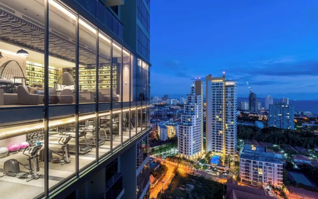 35th Floor Sea View Beauty