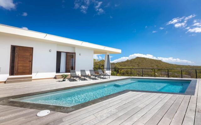 La Perla Chic Panoramic Designer Villa