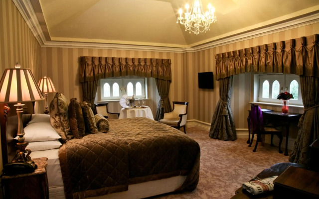 Kilronan Castle