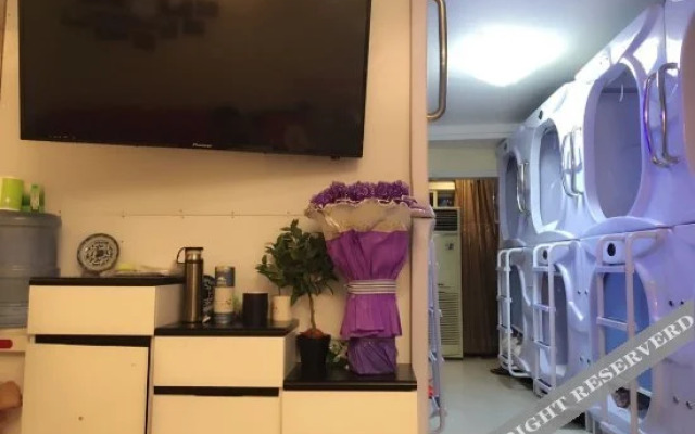 Yuquan Capsule Hostel