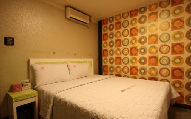 Rose Motel