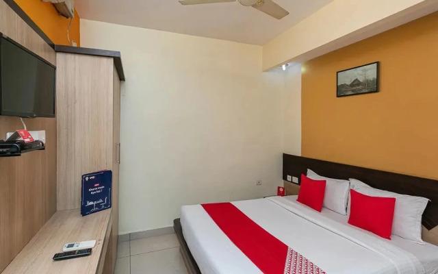 Golden Inn by OYO Rooms