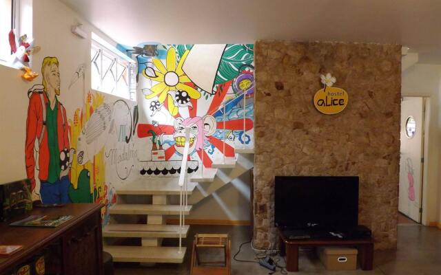 Hostel Alice
