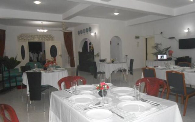 Kandy Casual Tourist Hotel