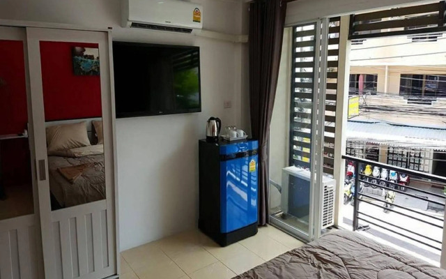 Retox Bar Hotel and Restaurant