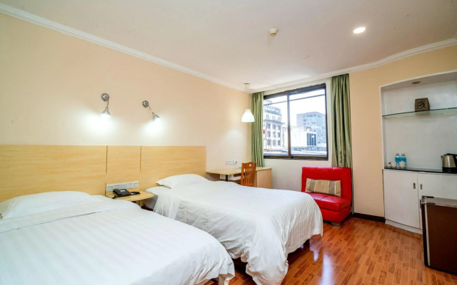 LN White House Hotel