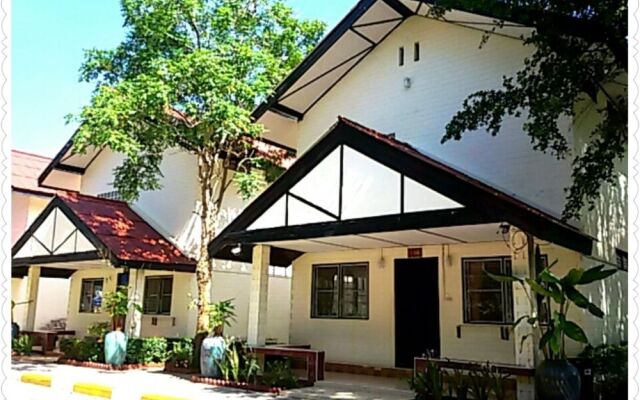 Lunar Hut Resort