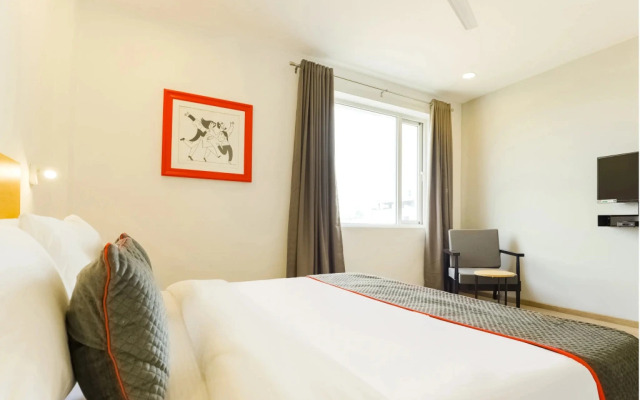 OYO Townhouse 311 Ekana Stadium