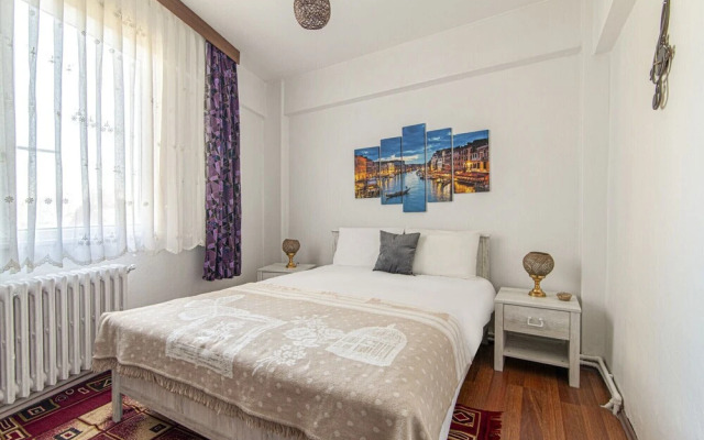 Charming Flat Next to Cevahir Shopping Mall