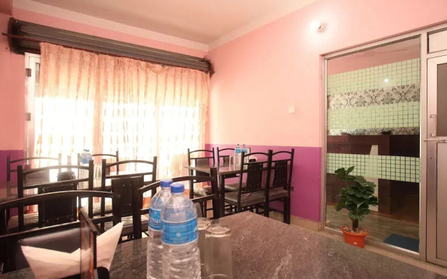OYO 366 Hotel Anmol
