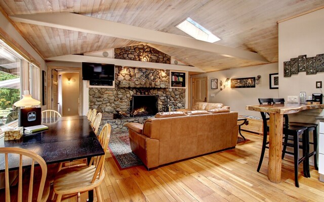 Riverside Ranch with Guest Cabin and Fireplace
