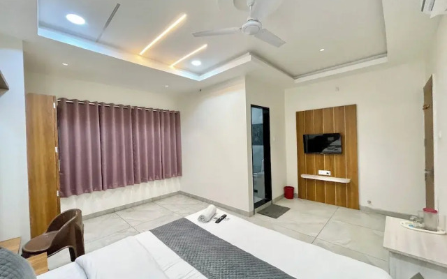 Hotel Shree Nakoda Paradise - Ujjain