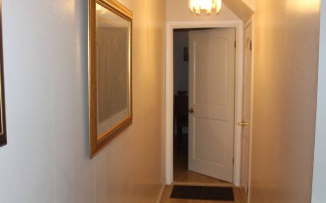 Cozy, Classy Duplex near NYC