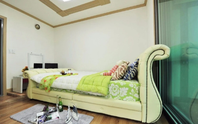 Yangyang Beopsusanjang Pension