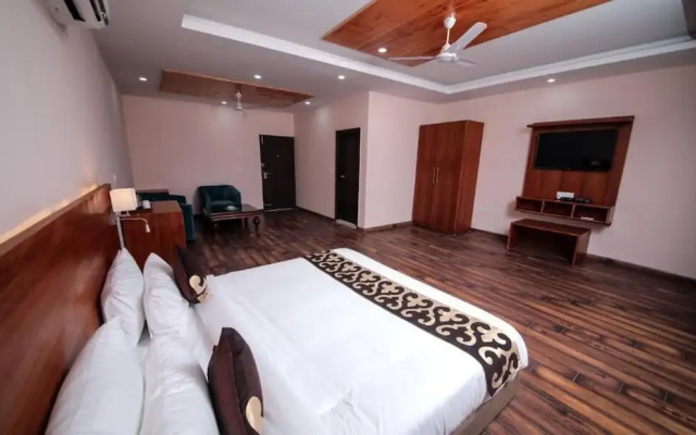 Amritara Social Palace