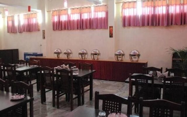 Hotel Ambika Palace