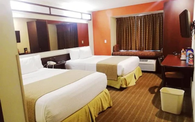 Microtel Inn and Suites Toluca