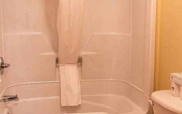 Westwood Inn Extended Stay by OYO Gonzales TX