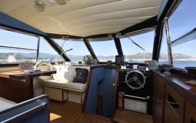 Blue III Yacht