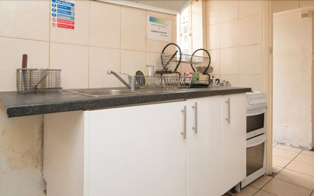 Central Hotel - Hostel