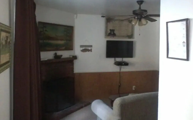 Crest Lodge Historic Mountain Inn