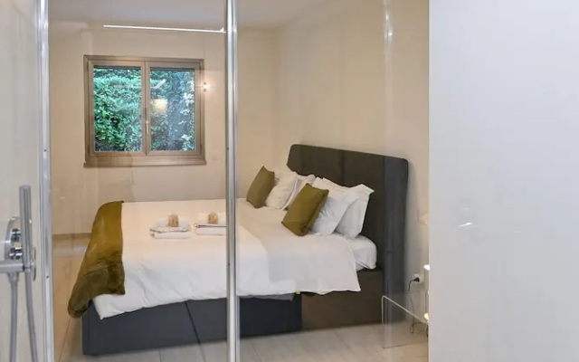 Serenity Lakefront 2 Bedrooms Retreat in Lugano