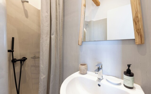 Parosquare Central Suites