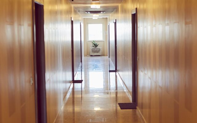 Axis Suites Hotel