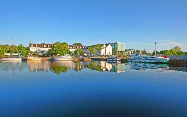 Hodson Bay Hotel