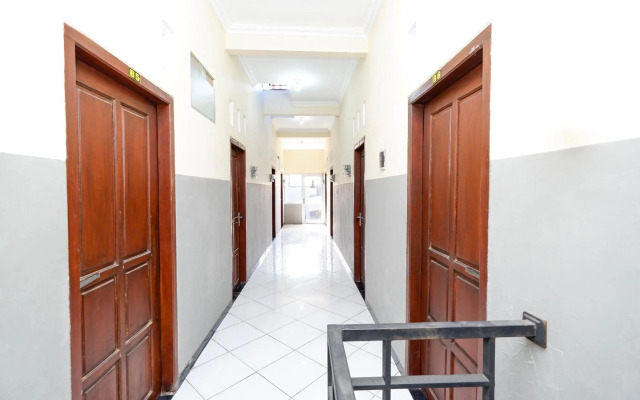 Super OYO 2209 Solo Point Guest House Syariah