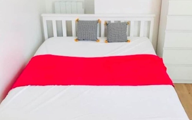 Simplistic Apartment in Bournemouth Near the Sea