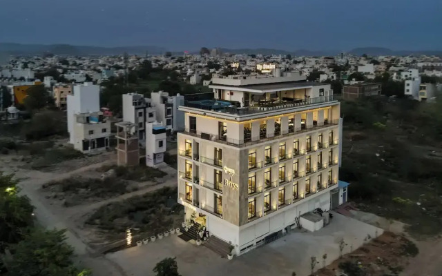 7 Rays Hotel