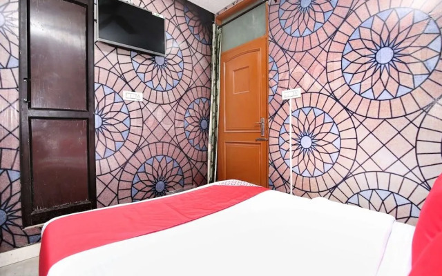OYO 16736 Hotel Hm Crystal