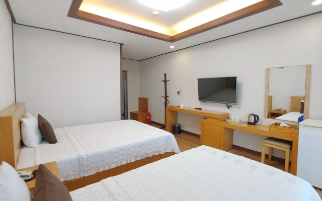 Fellisia Hotel