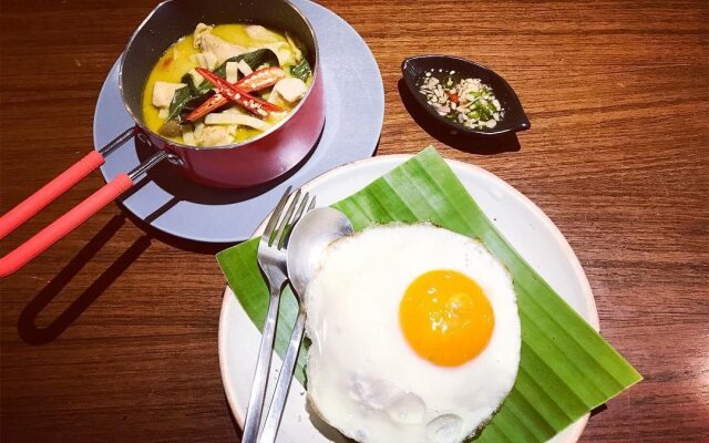Weeping Willow Sukhumvit 26 – Hostel
