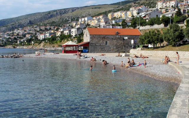 Apartments with a parking space Senj - 5572