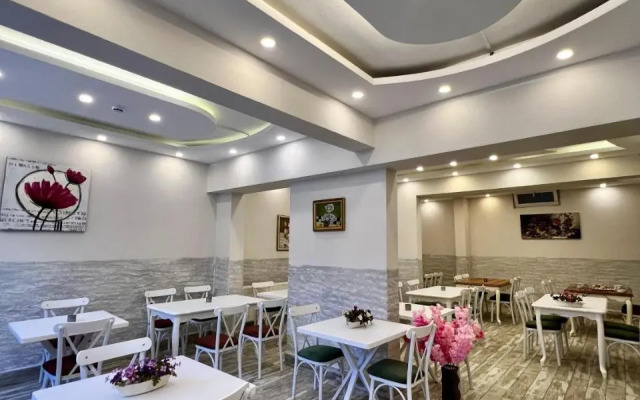 Avrasya - on 3 ApartHotel