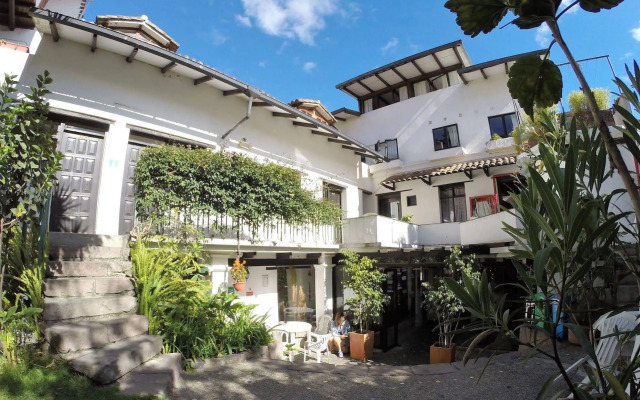 L'AUBERGE INN - Hostel