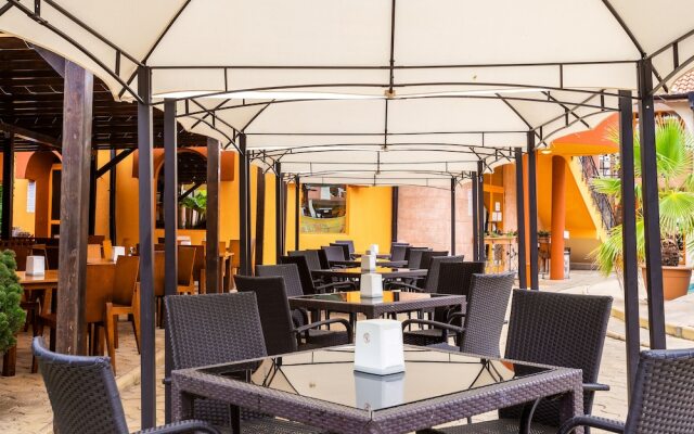 Complex Sunrise by HMG - All Inclusive