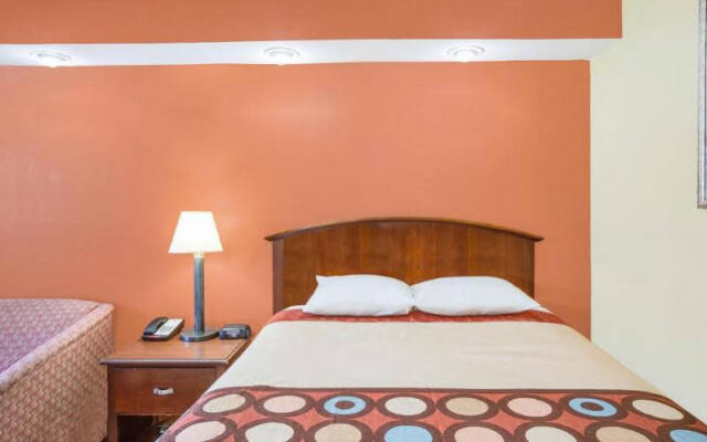 Super 8 Motel - Wilmington