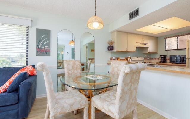 Ocean Village Club N33