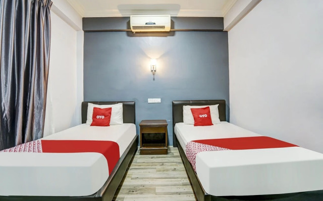 Capital O 90490 Zaques Hotel