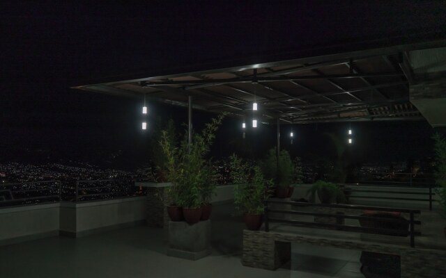 Rooftop View Apartments Rebero
