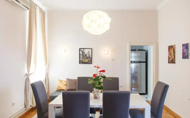 Bitef Apartment