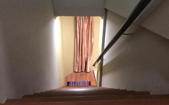 OYO 90342 Sena Home Homestay #828