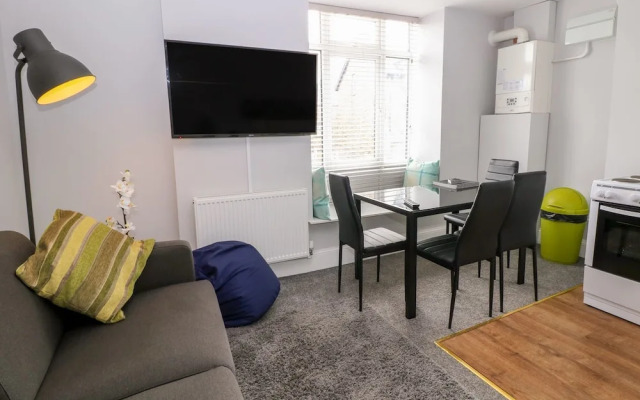 Dale Mews Luxury Apartment